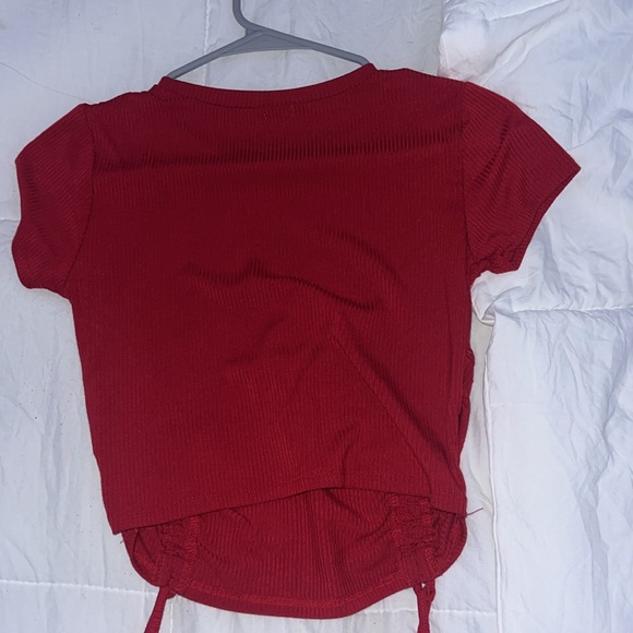 Red top - Picture 2 of 3